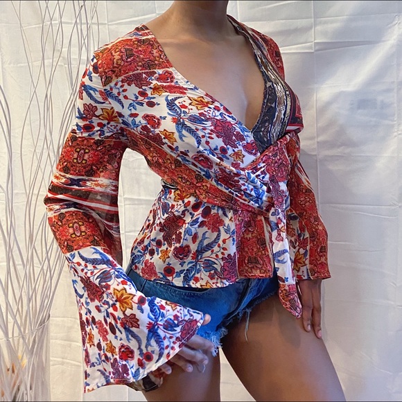 Funky Blouse - Picture 2 of 4